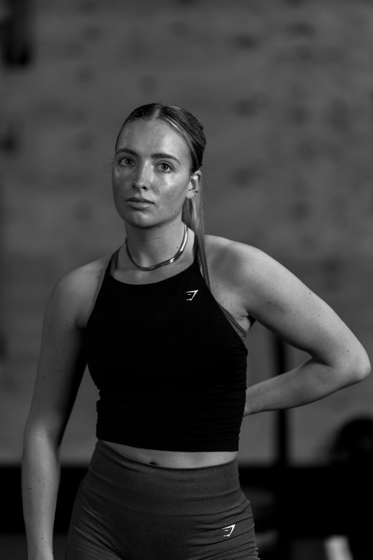 Zwart-wit portret van Noa Rabou